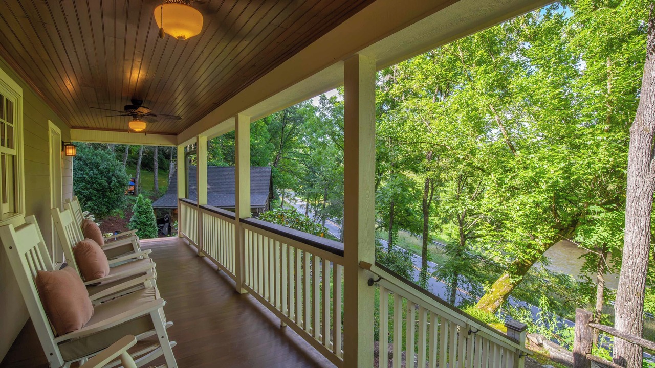 Photo of Patio Balcony in Cullowhee