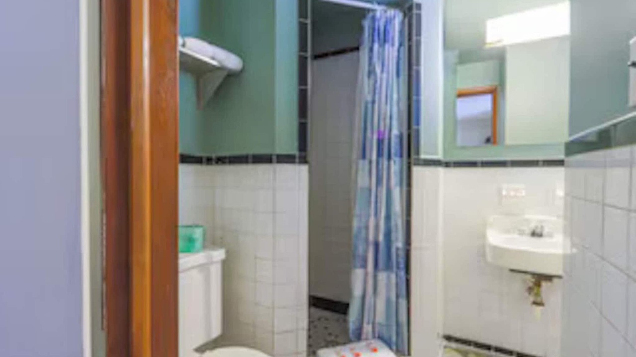 Photo of Bathroom in Blue Jay