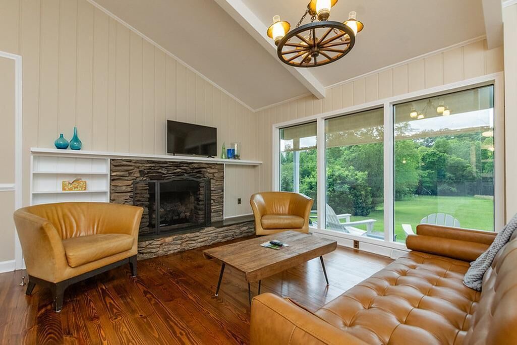 Photo of Livingroom in Mount Airy