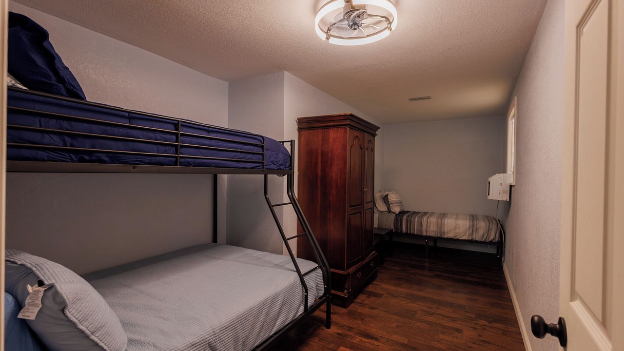 Photo of Bedroom in Benton