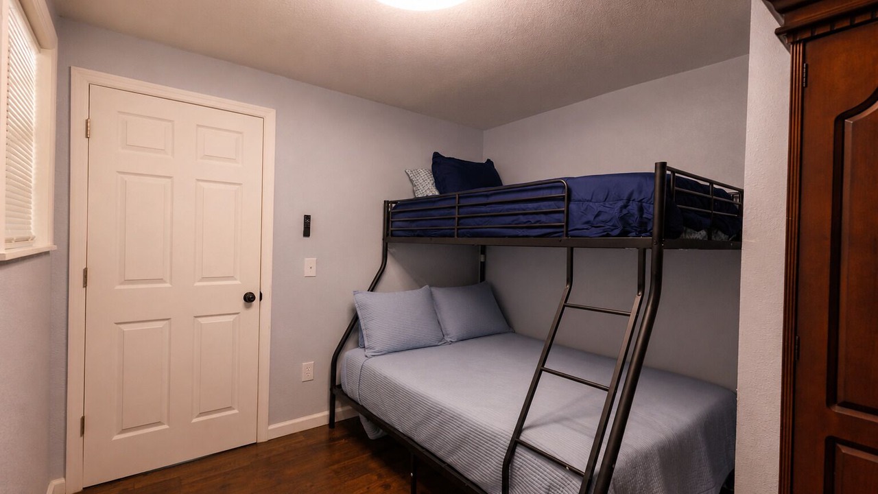 Photo of Bedroom in Benton