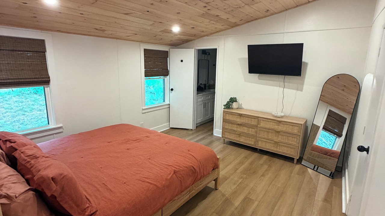 Photo of Bedroom in Goodview