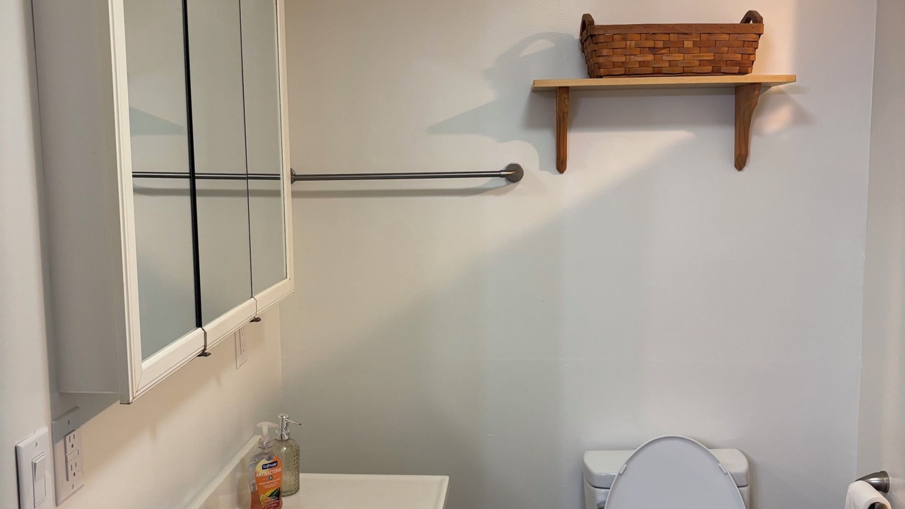 Photo of Bathroom in Redstar