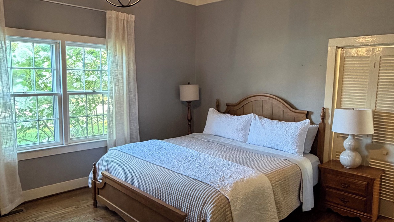 Photo of Bedroom in Russellville