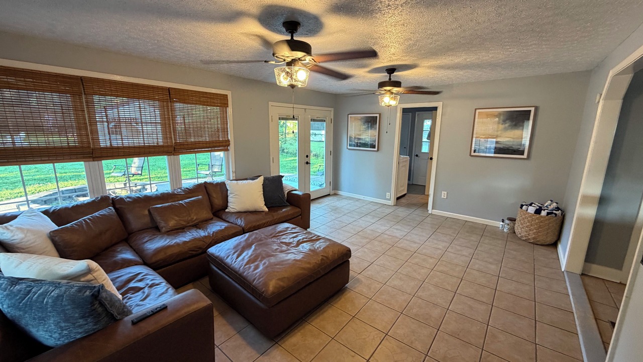 Photo of Livingroom in Russellville