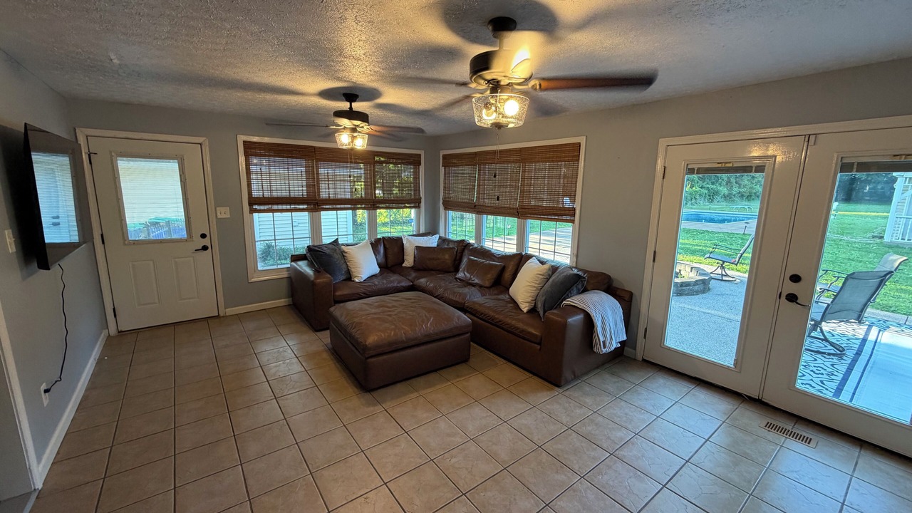 Photo of Livingroom in Russellville