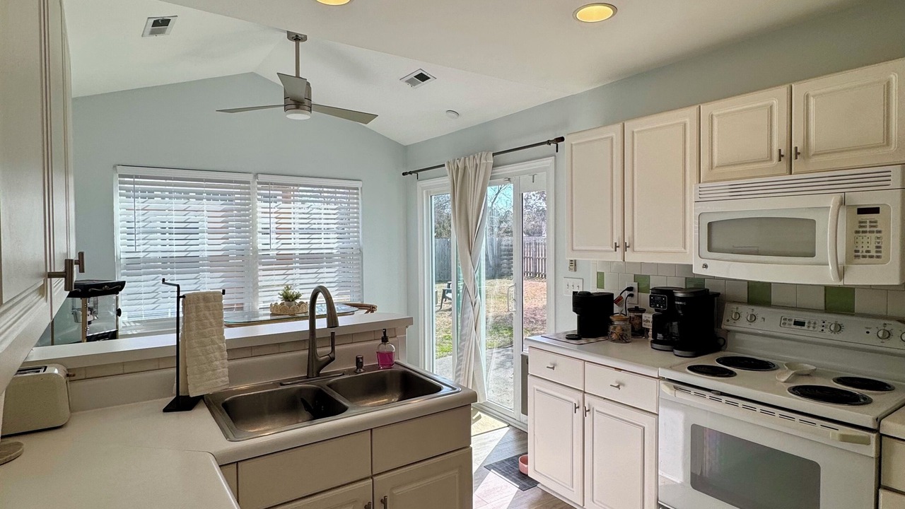 Photo of Kitchen in Murraysville