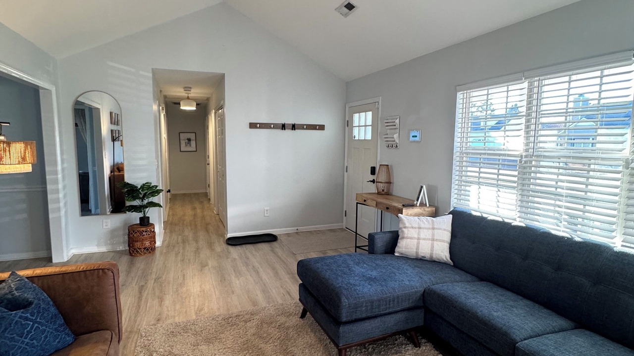 Photo of Livingroom in Murraysville