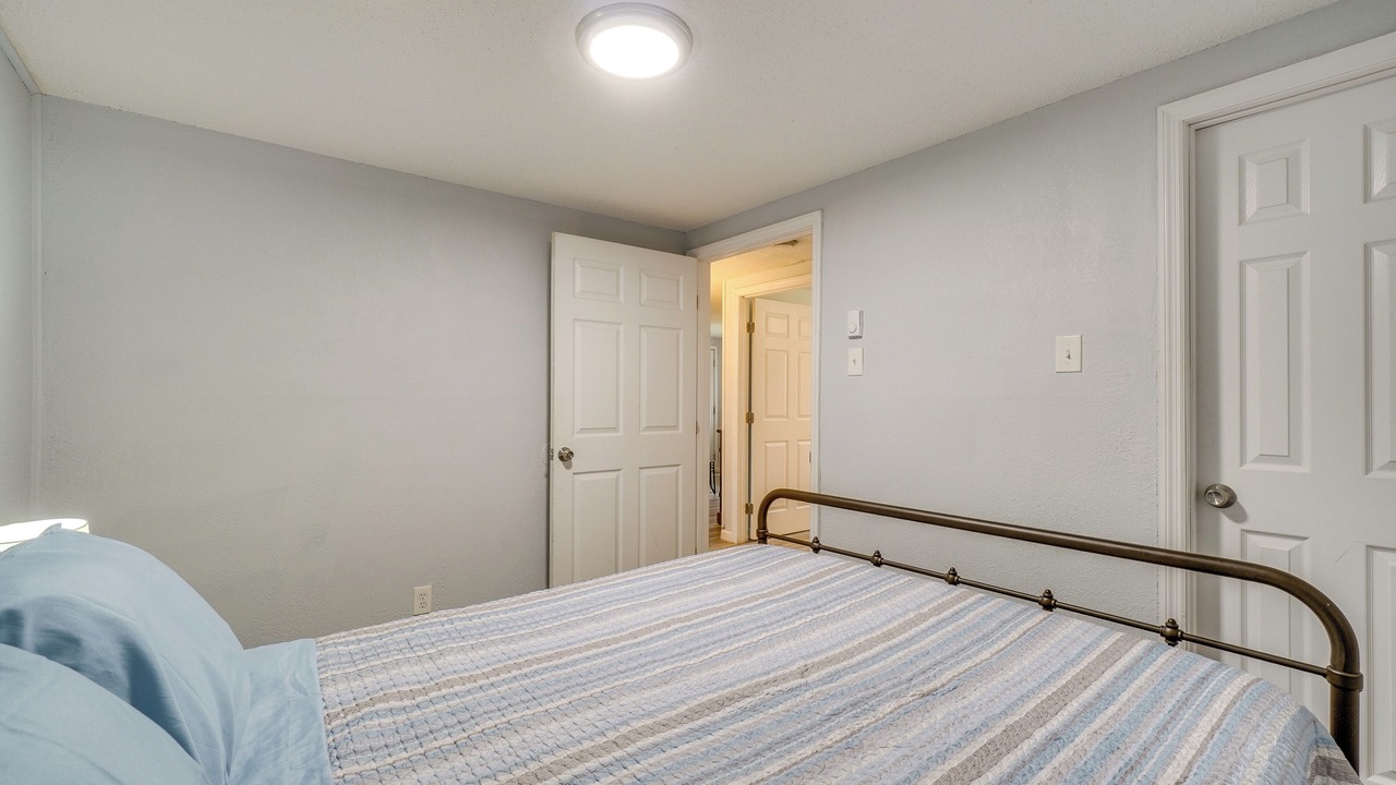 Photo of Bedroom in Knoxville