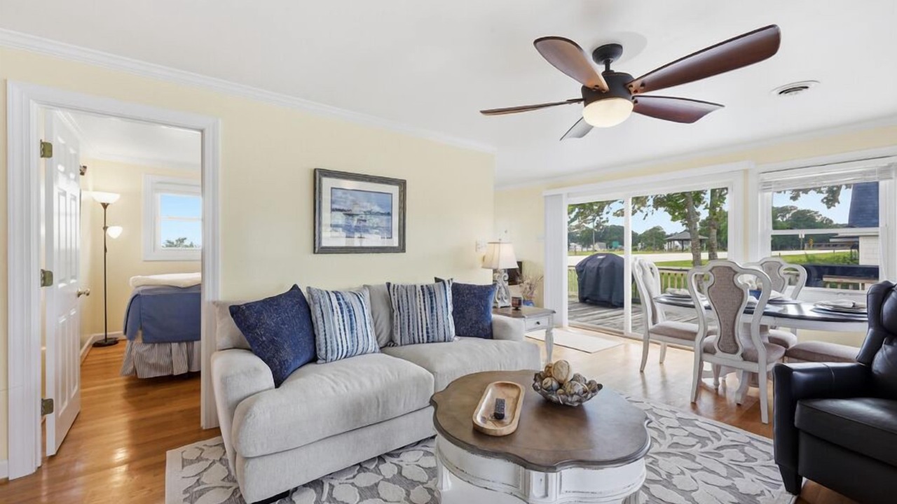 Photo of Livingroom in Minnesott Beach