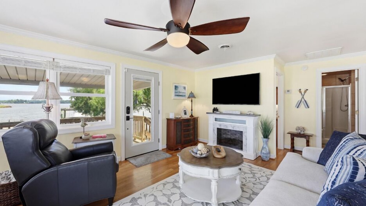 Photo of Livingroom in Minnesott Beach