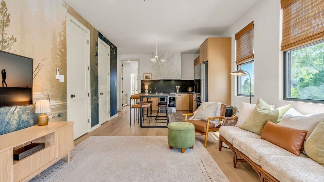 Photo of Livingroom in Knoxville