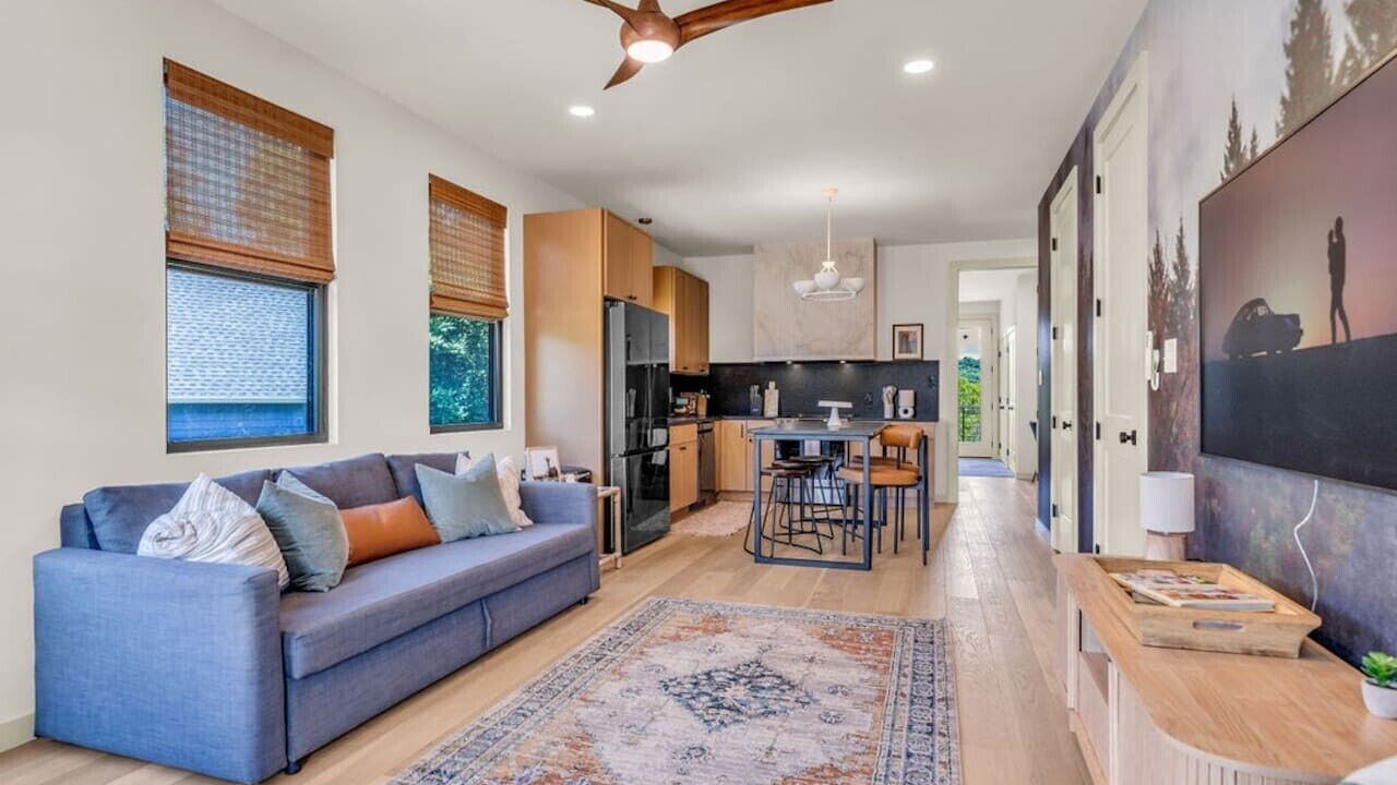 Photo of Livingroom in Knoxville