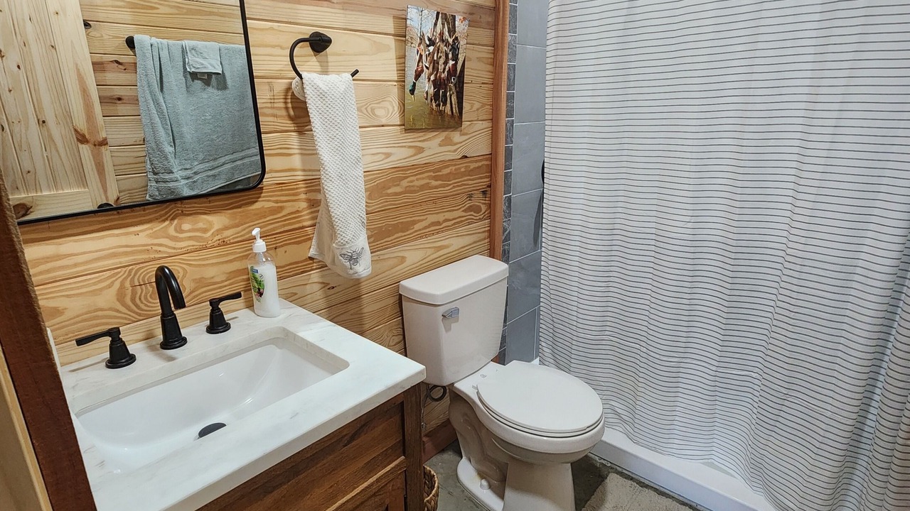 Photo of Bathroom in Gaylesville