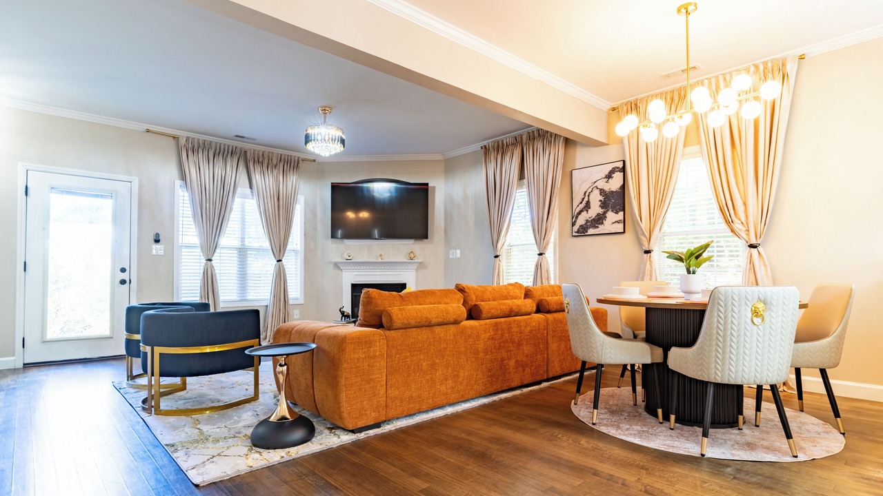 Photo of Livingroom in Northeast Raleigh