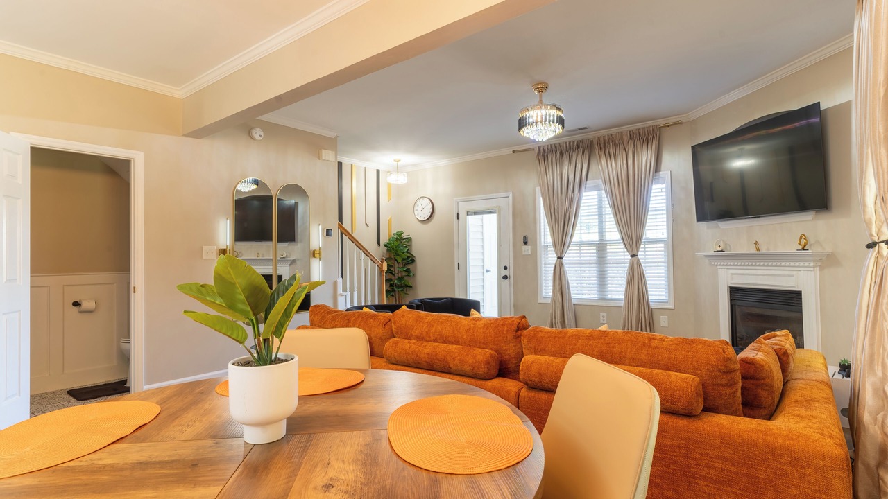 Photo of Livingroom in Northeast Raleigh