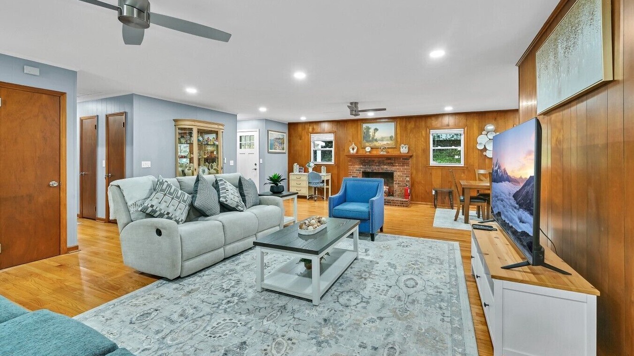 Photo of Livingroom in Waynesville