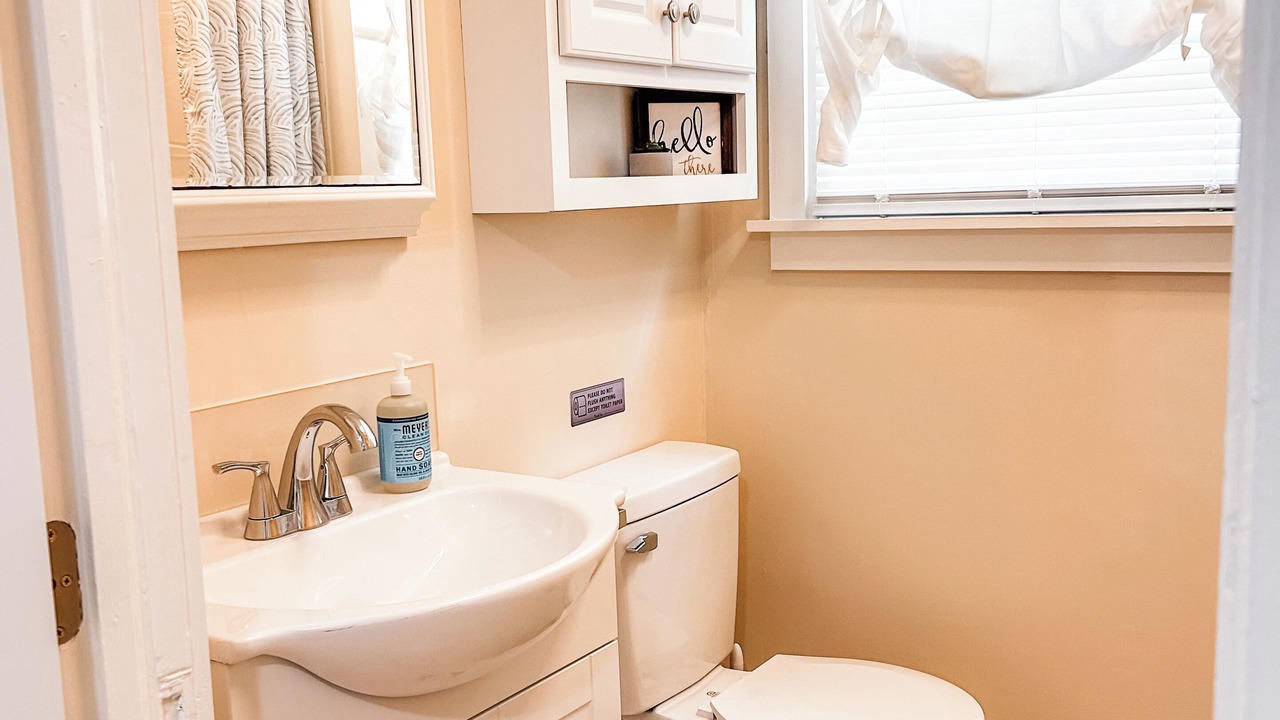 Photo of Bathroom in Weaver