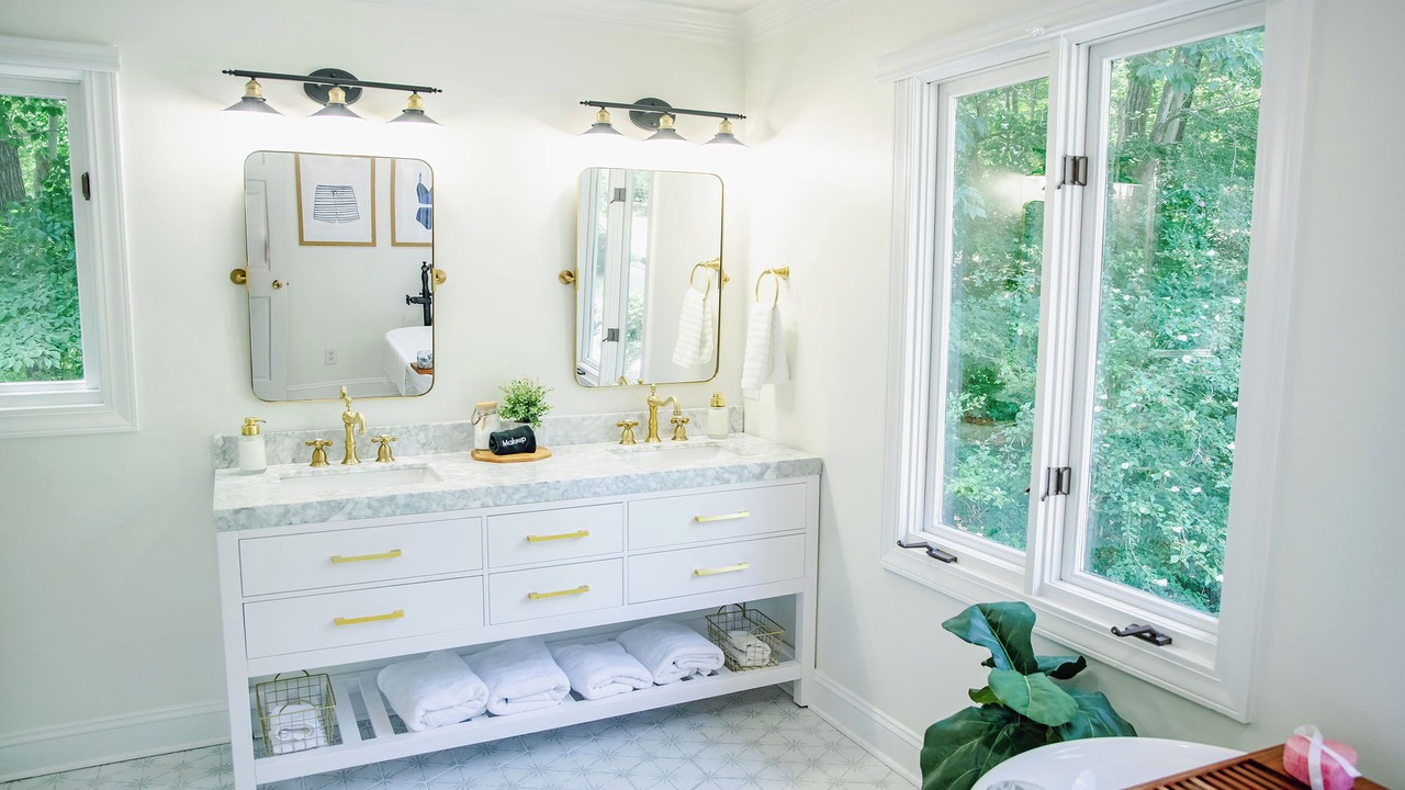 Photo of Bathroom in Leasburg