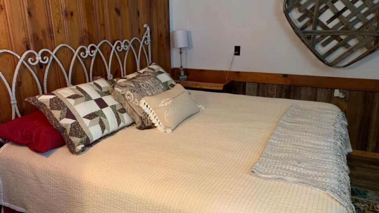 Photo of Bedroom in Cullen