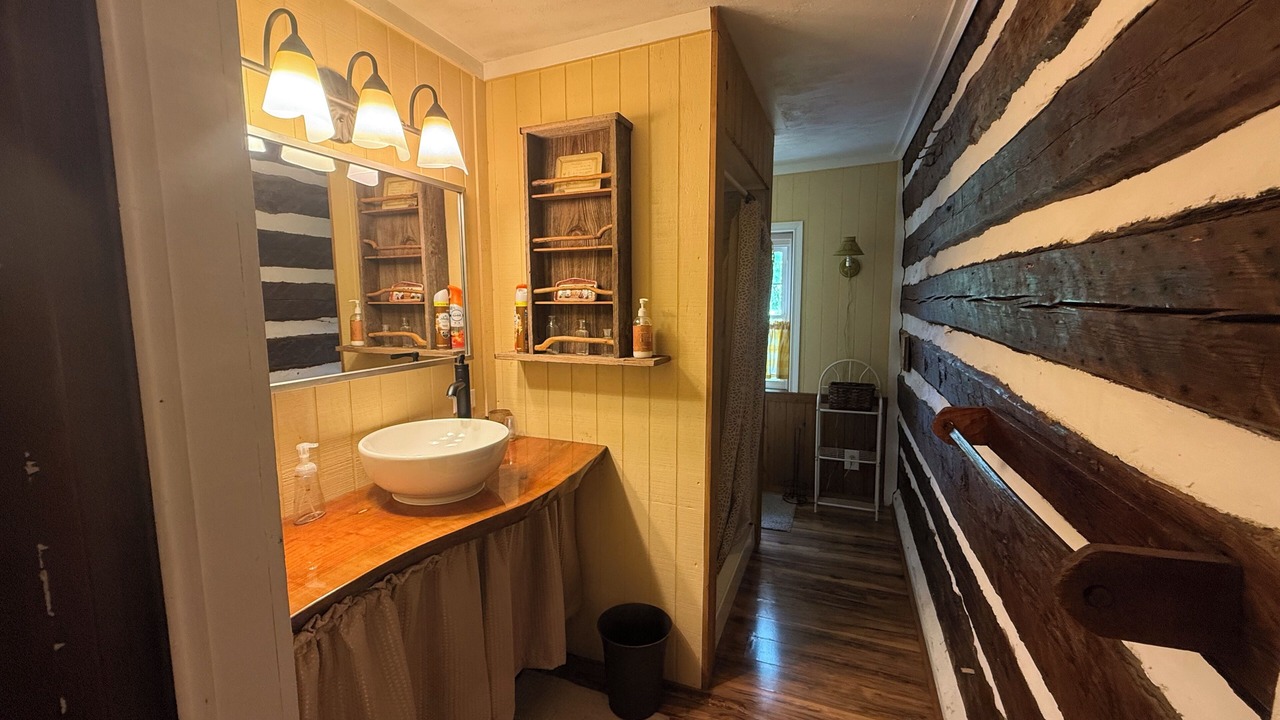 Photo of Bathroom in Cullen