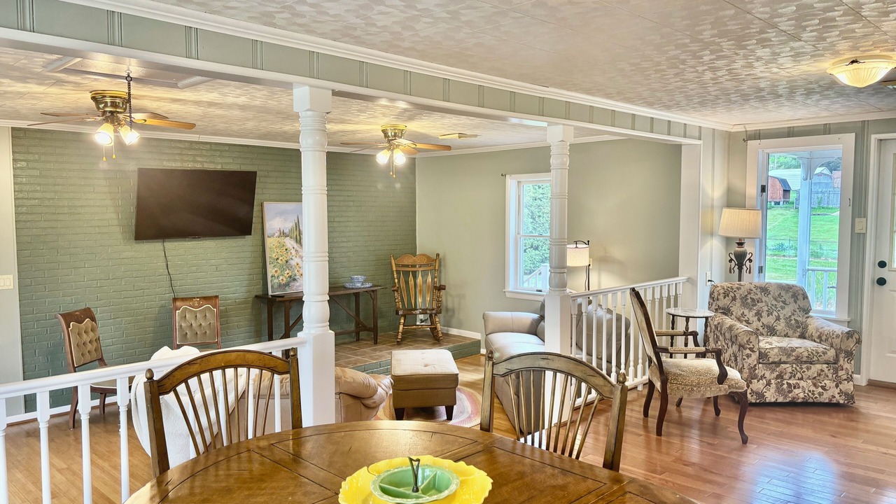 Photo of Livingroom in Shady Spring