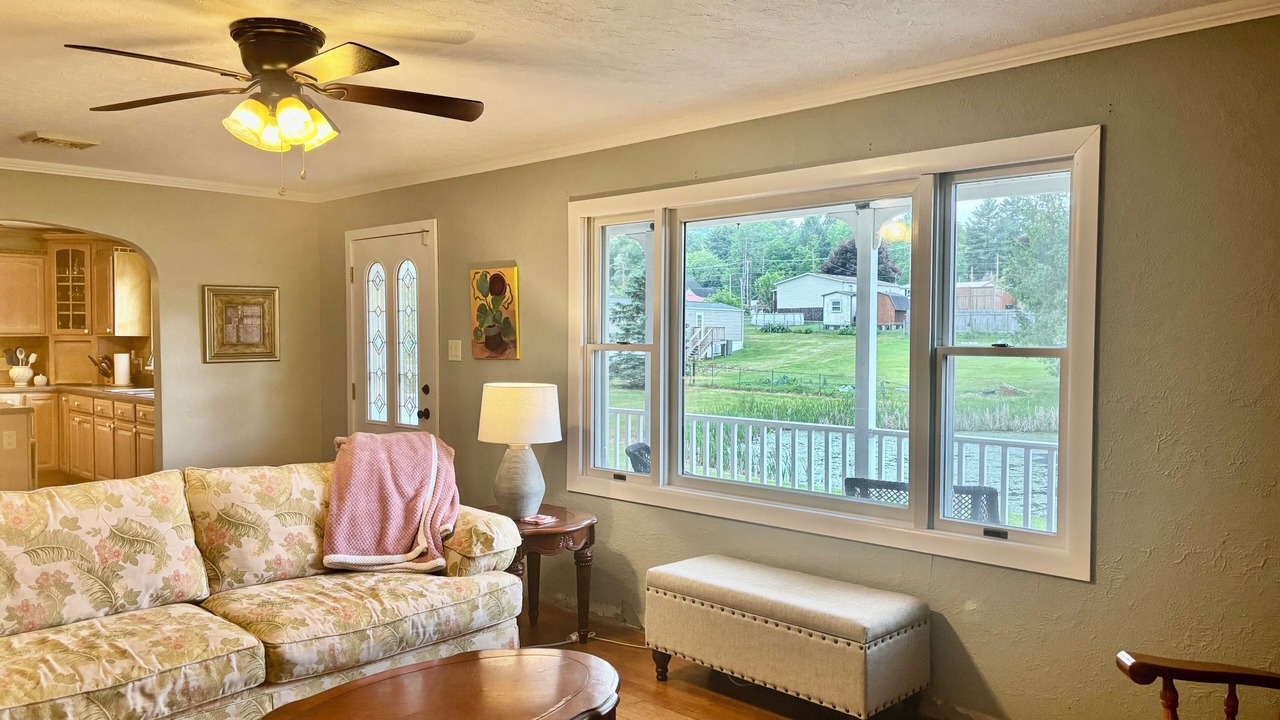 Photo of Livingroom in Shady Spring