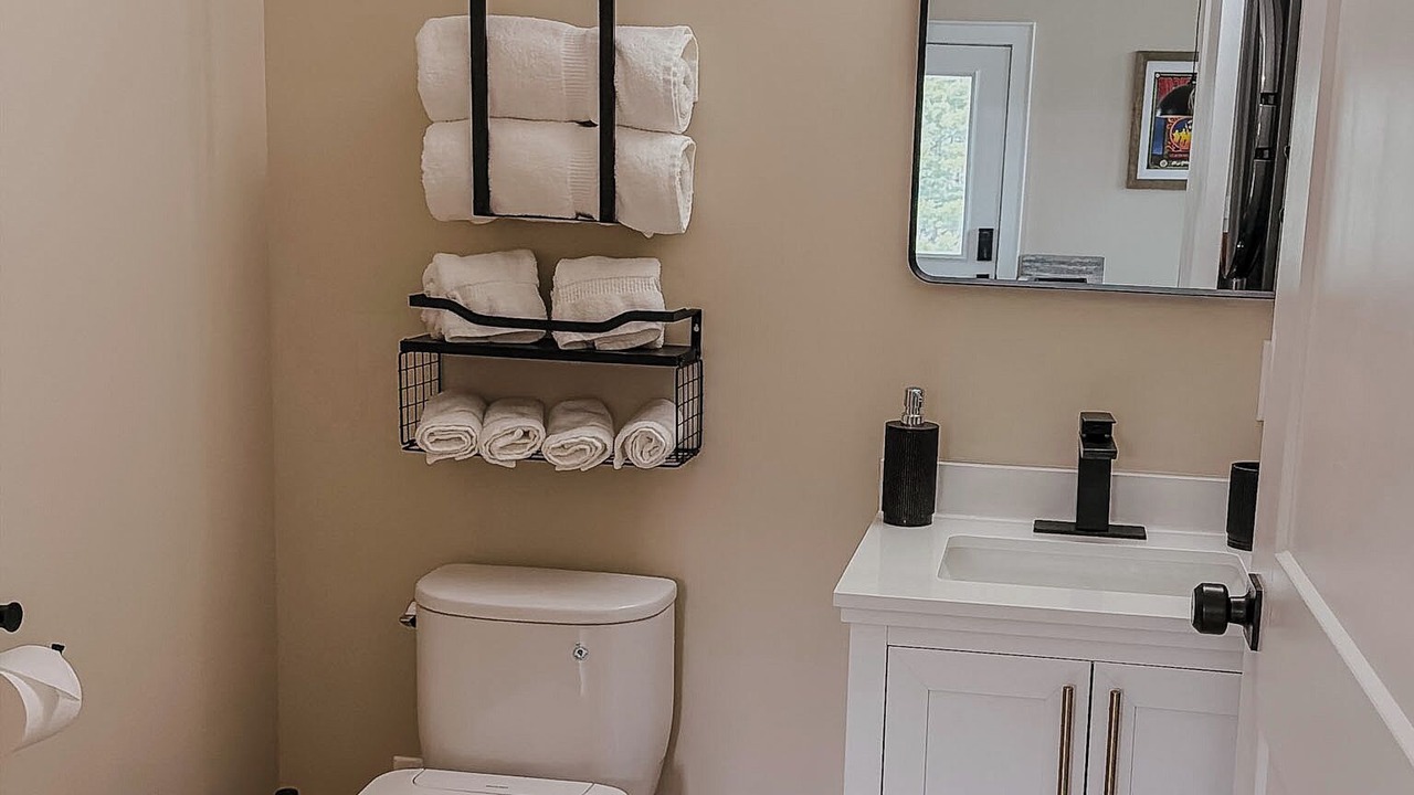 Photo of Bathroom in Court House