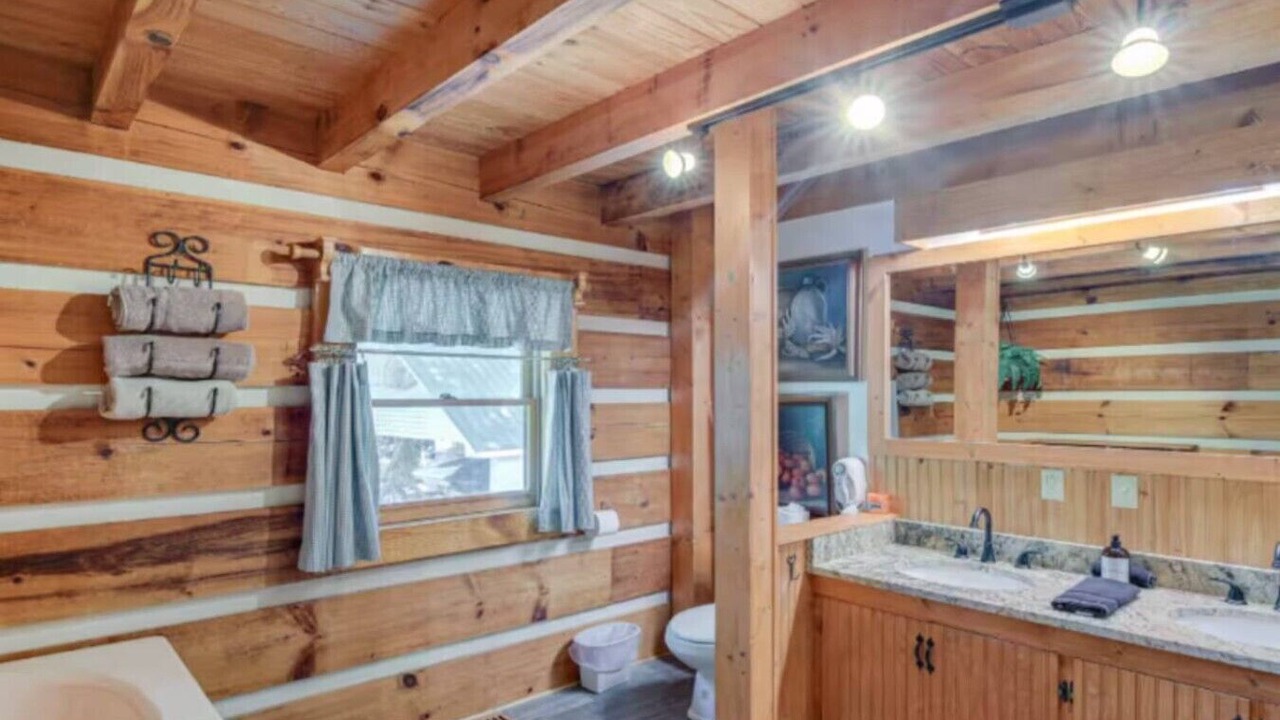 Photo of Bathroom in Vonore