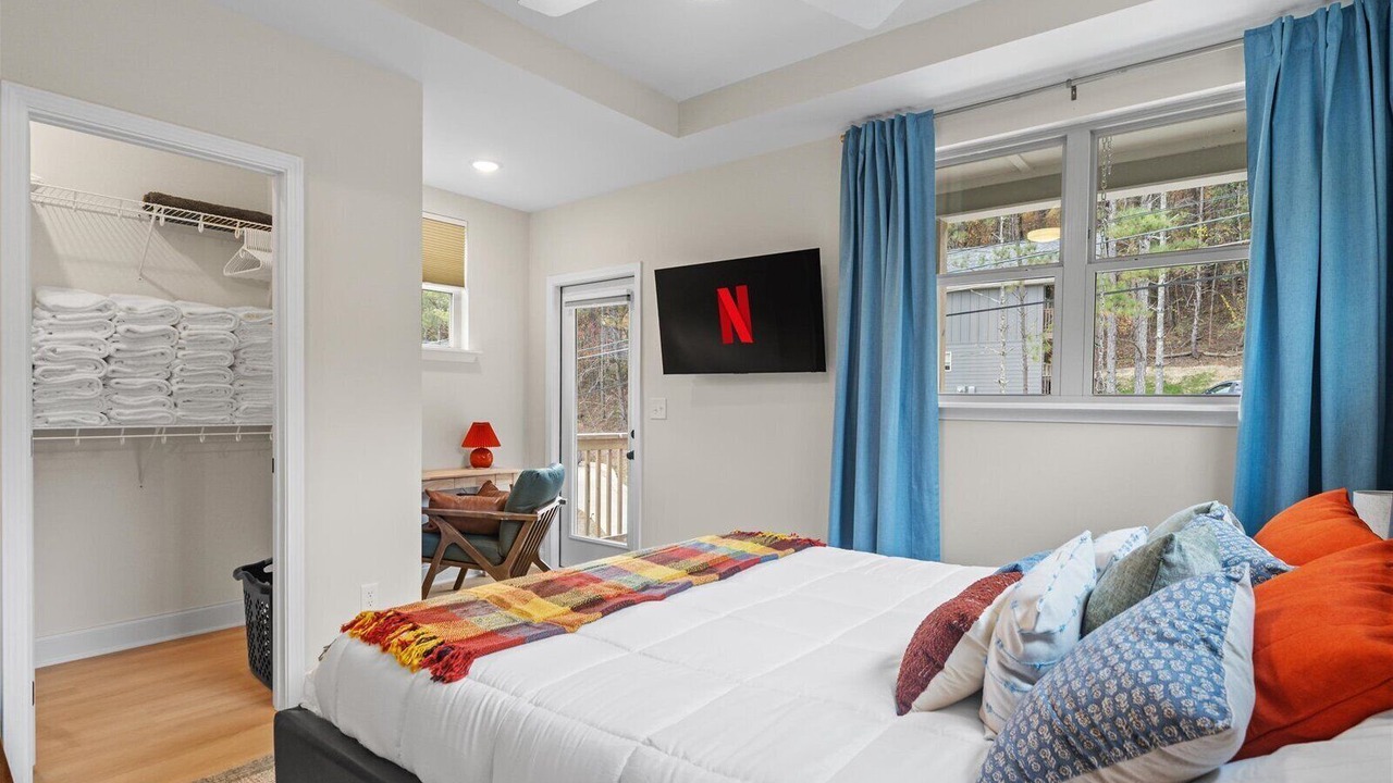 Photo of Bedroom in Lookout Valley Neighborhood Association