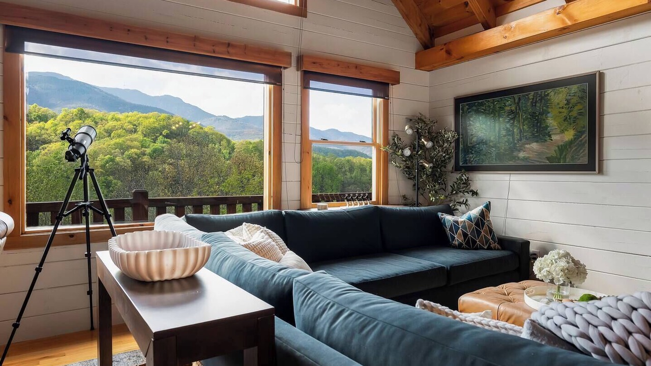 Photo of Livingroom in Burnsville