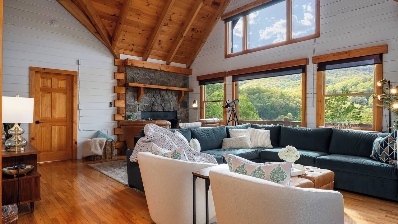 Photo of Livingroom in Burnsville