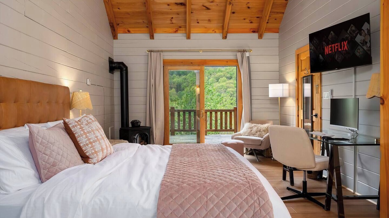 Photo of Bedroom in Burnsville