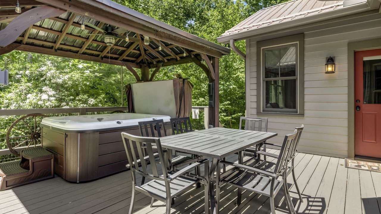 Photo of Outdoor in Saluda