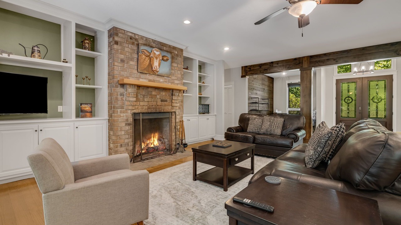 Photo of Livingroom in Saluda