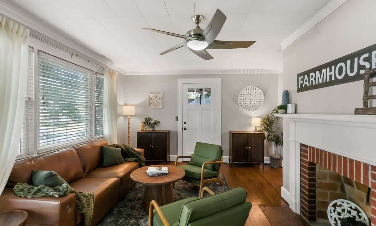 Photo of Livingroom in Anderson