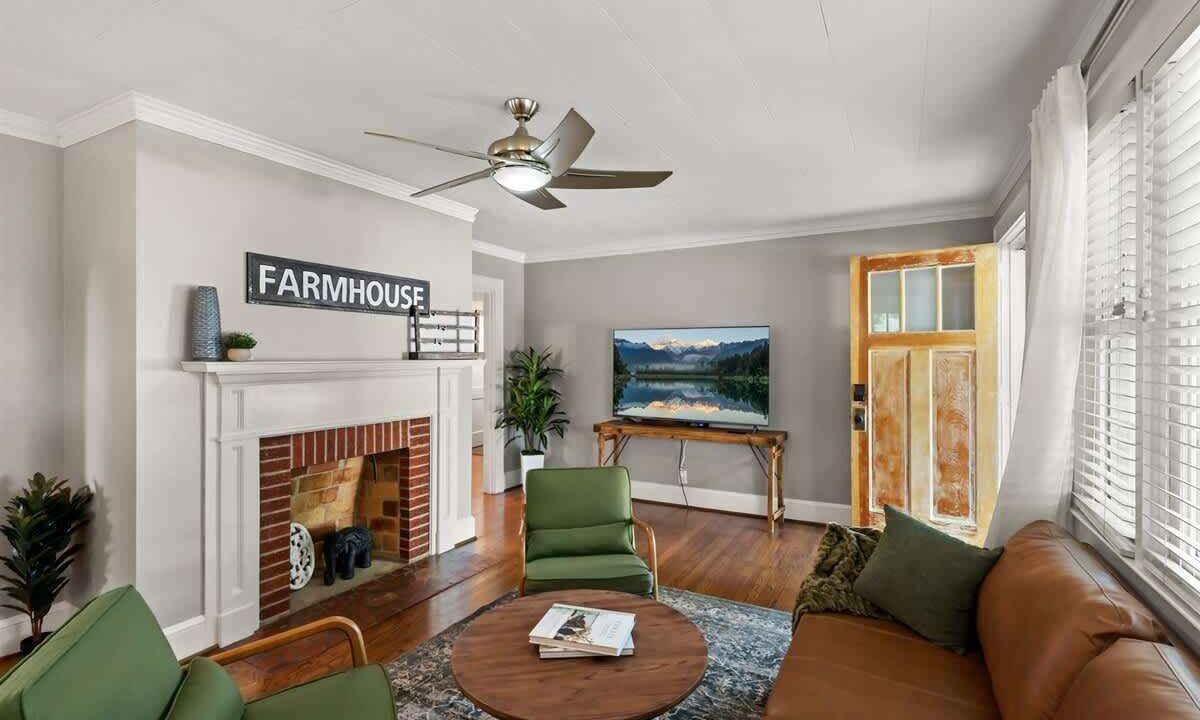 Photo of Livingroom in Anderson