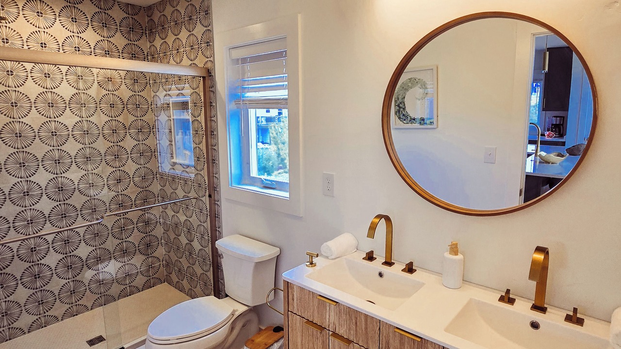 Photo of Bathroom in Sea Scape