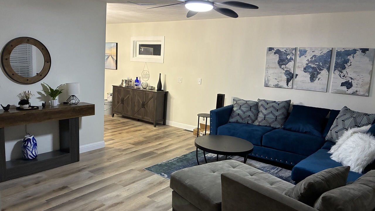 Photo of Livingroom in Roxboro