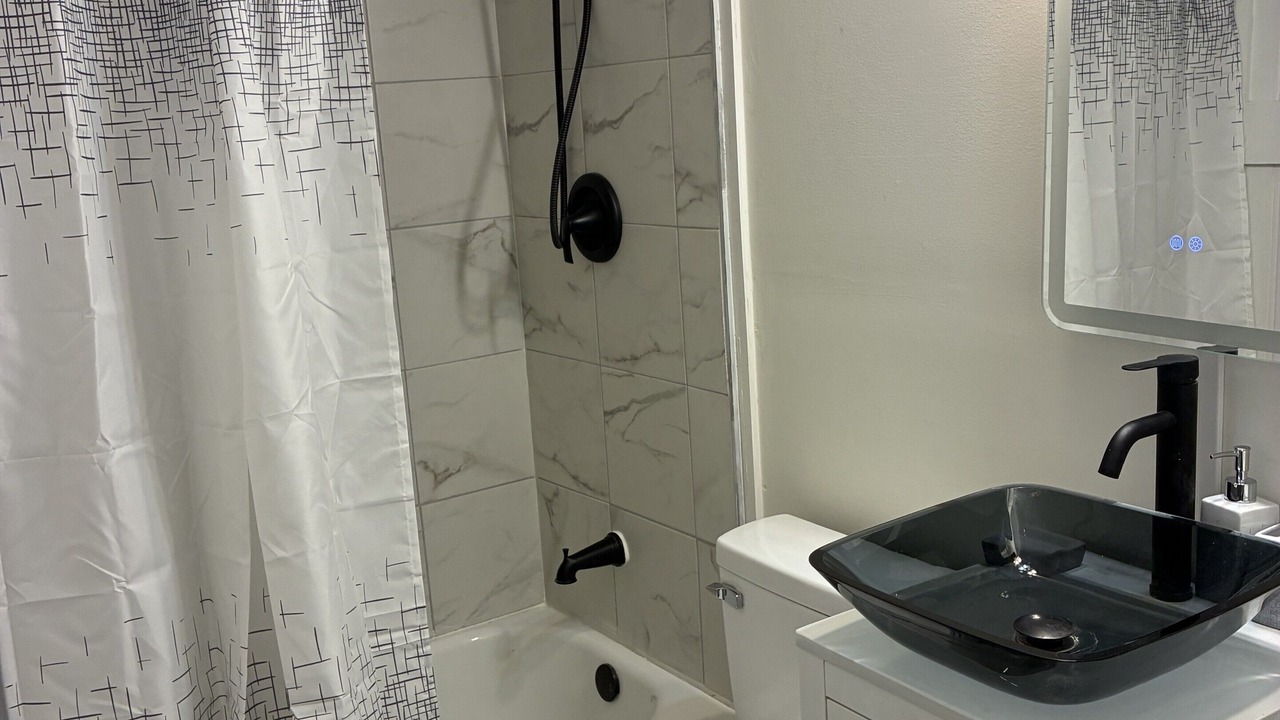 Photo of Bathroom in Roxboro