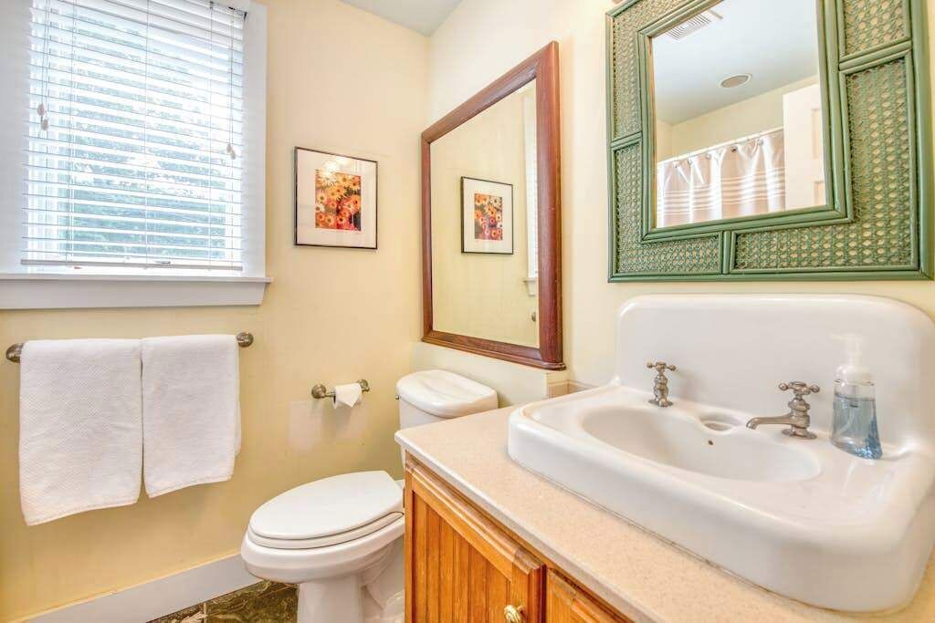 Photo of Bathroom in Lake Junaluska
