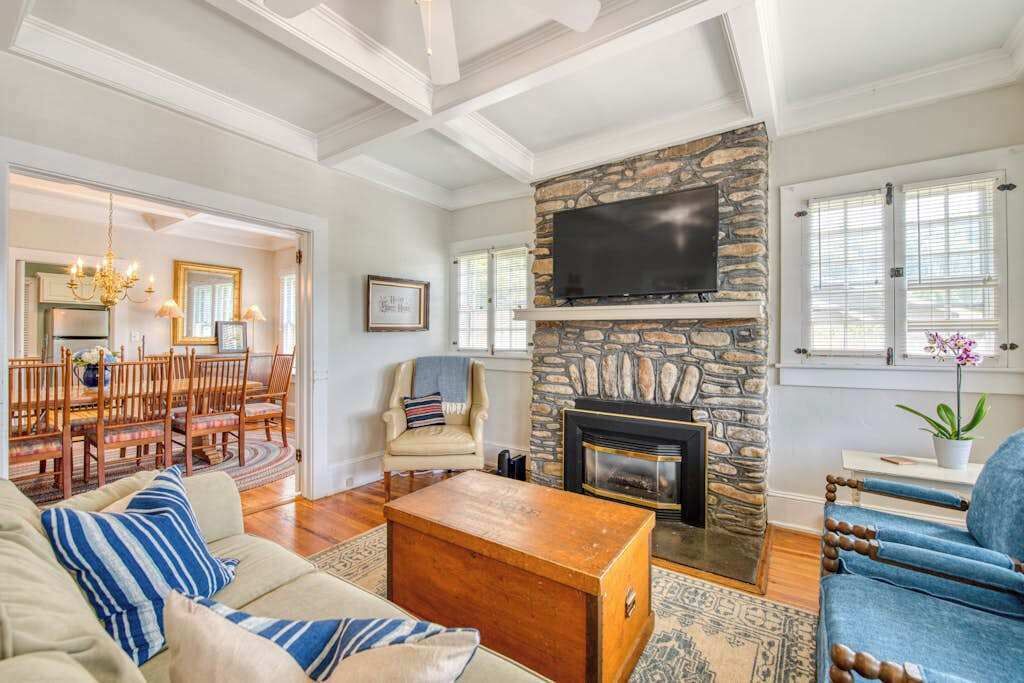 Photo of Livingroom in Lake Junaluska