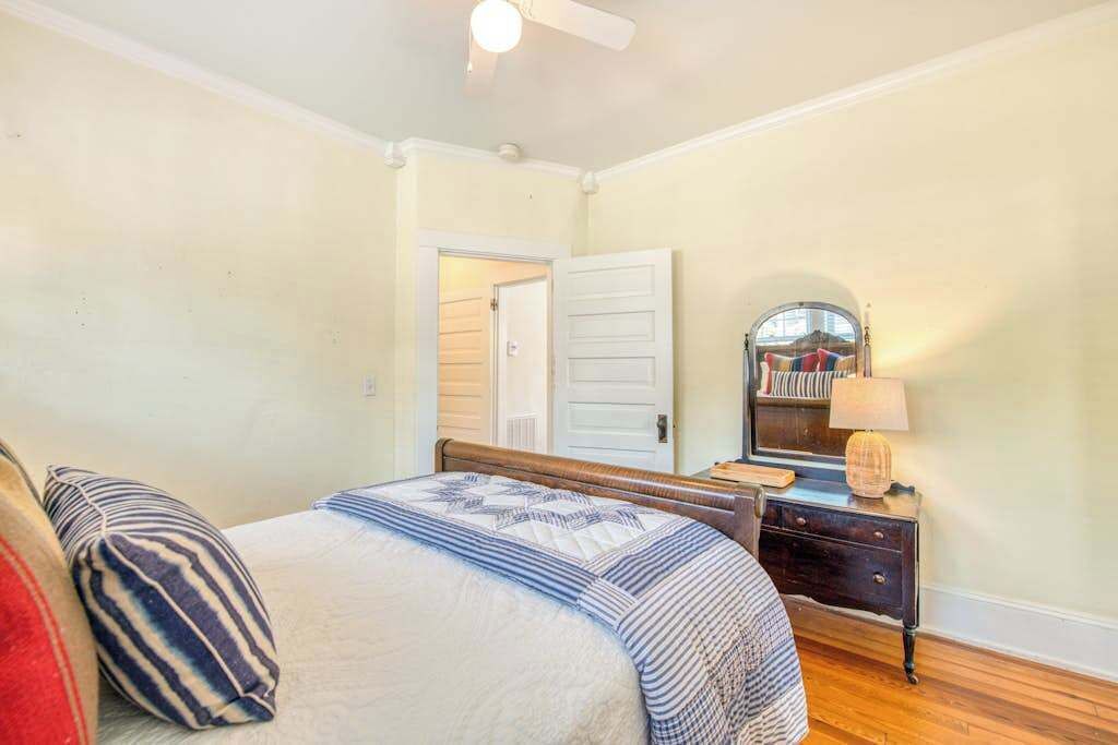 Photo of Bedroom in Lake Junaluska