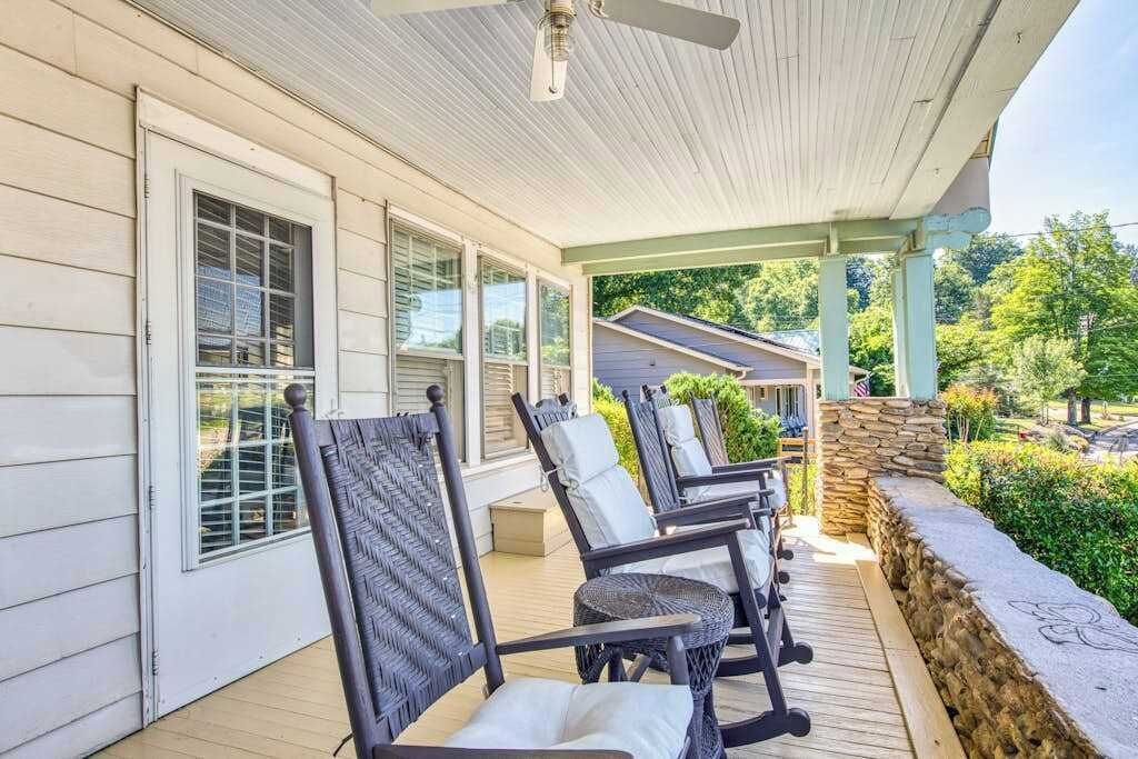 Photo of Patio Balcony in Lake Junaluska