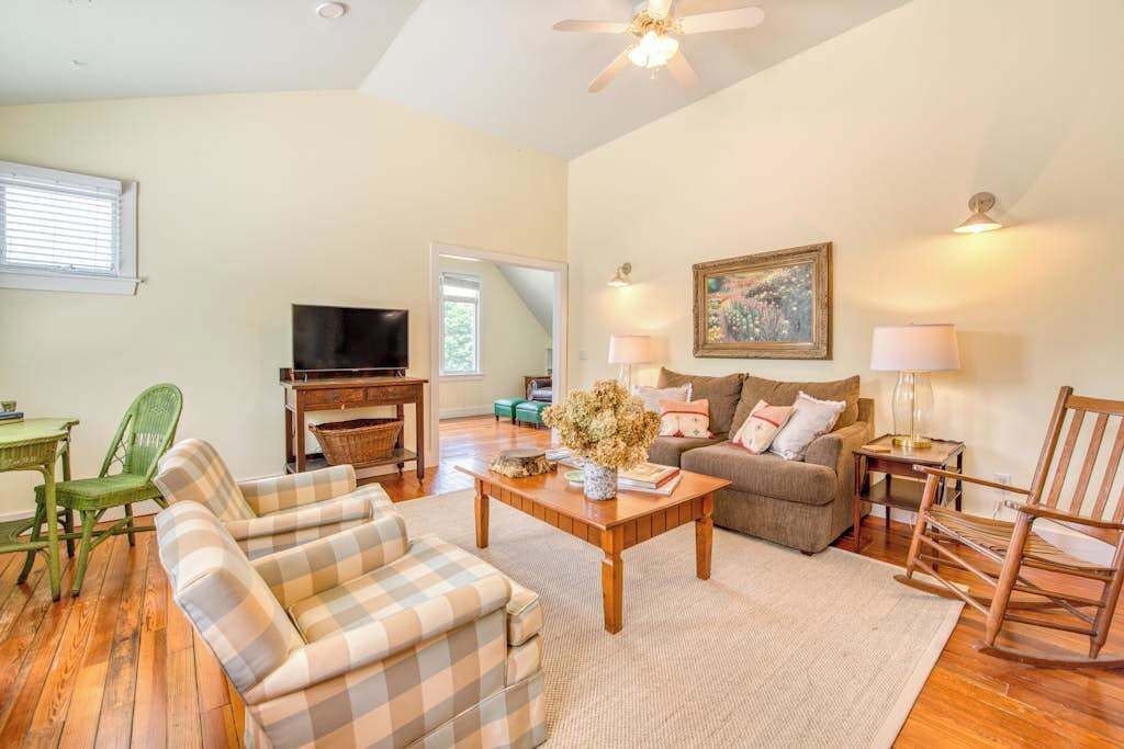 Photo of Livingroom in Lake Junaluska