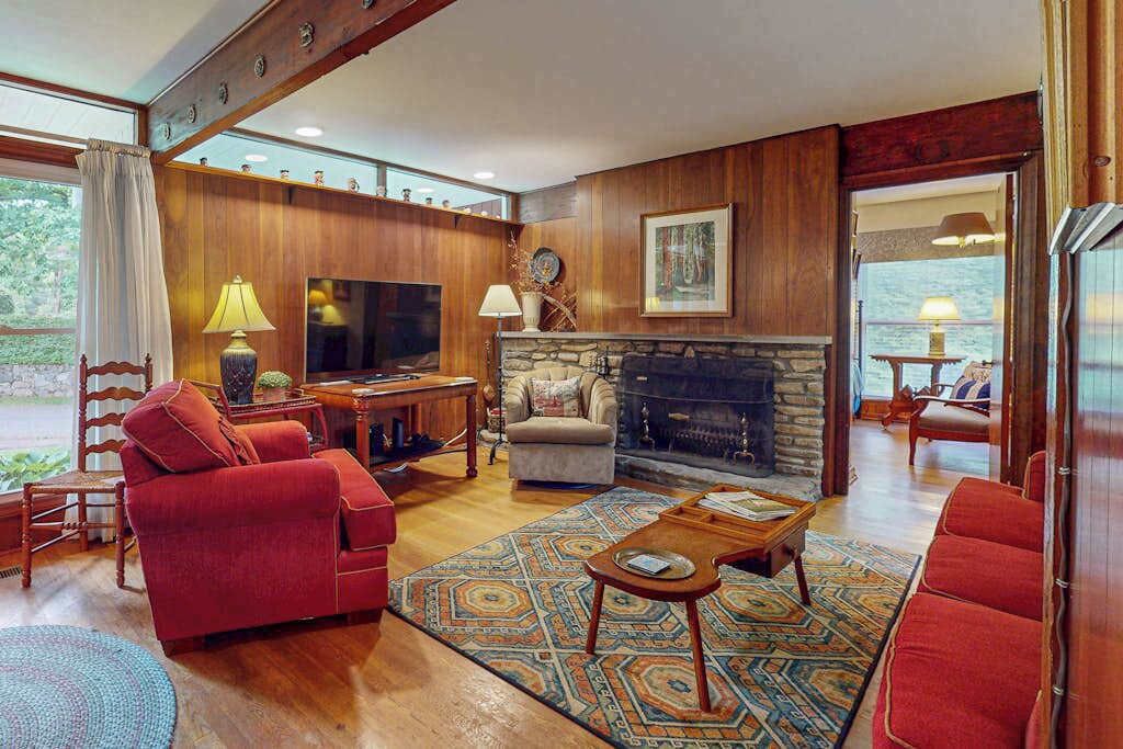 Photo of Livingroom in Lake Junaluska