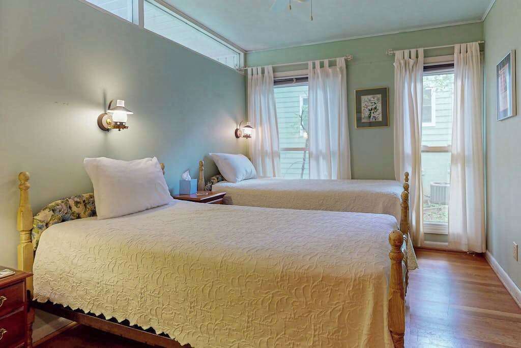 Photo of Bedroom in Lake Junaluska