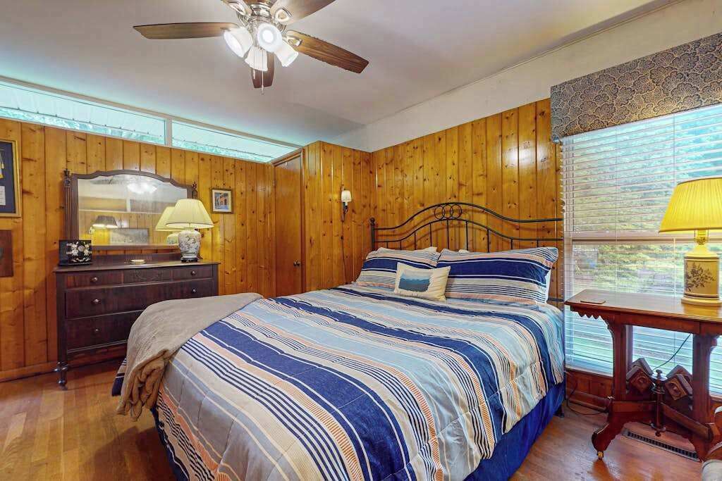 Photo of Bedroom in Lake Junaluska