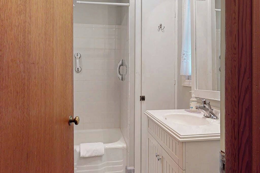 Photo of Bathroom in Lake Junaluska