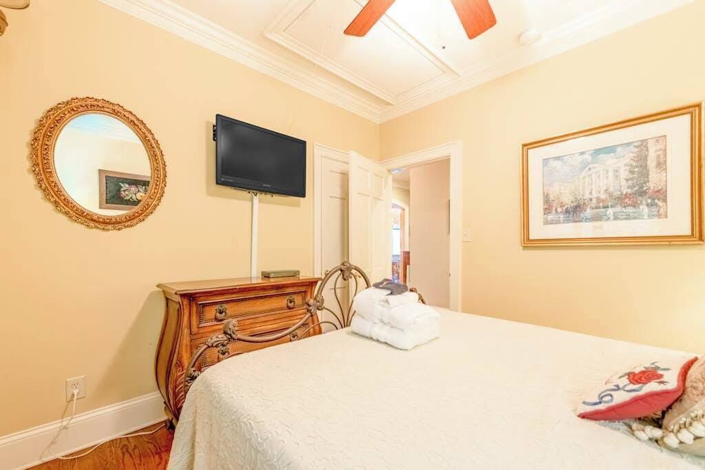 Photo of Bedroom in Lake Junaluska